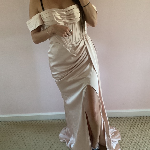 Azazie Kendall + Kylie English rose sheath off the shoulder stretch satin dress - Picture 3 of 9